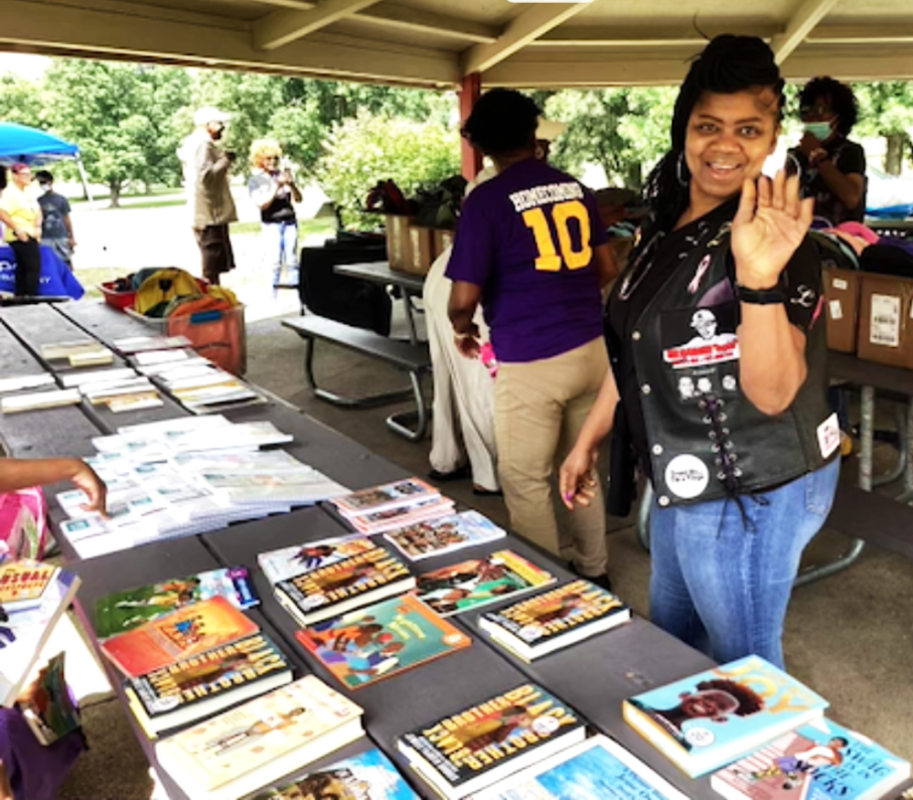 Forward-for-Fun-grant-Book-Bag Give-away-Searls-2024-lady at book table